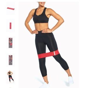 Band Booty medium resistance Bally total fitness